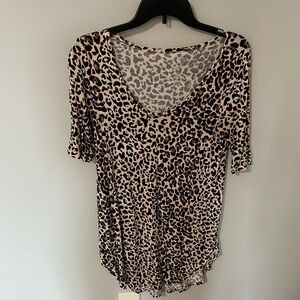 Maurice’s cheetah v neck blouse